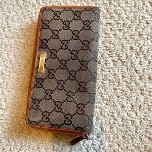 Gucci Continental Wallet
